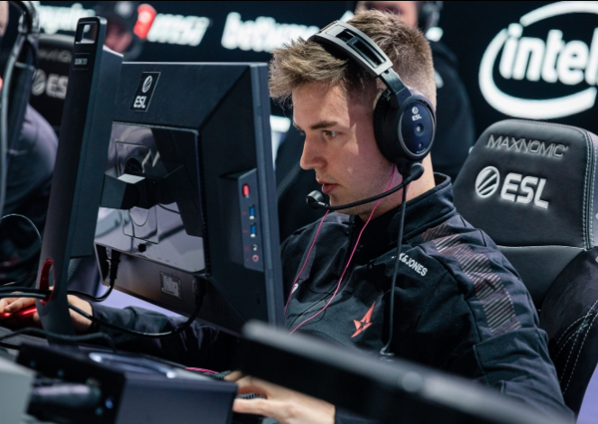 也得益于团 也得益于团