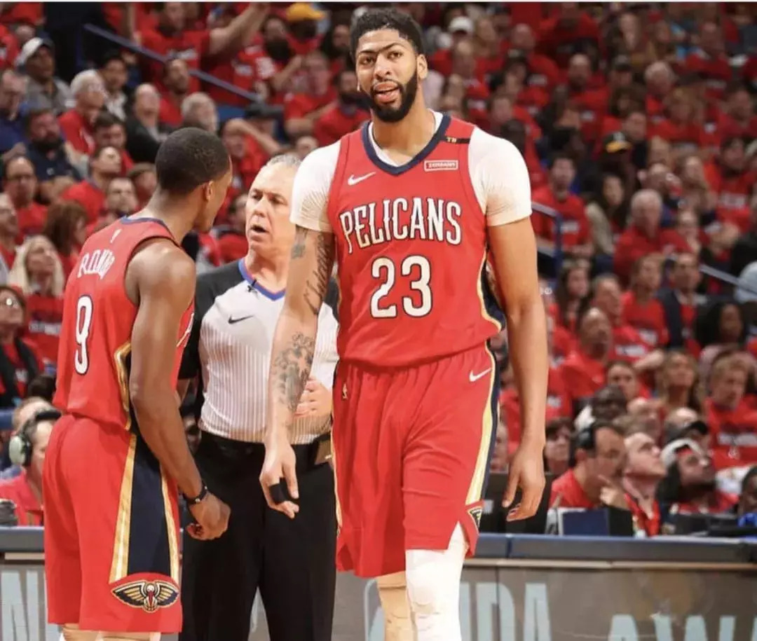 莱万球衣 莱万球衣