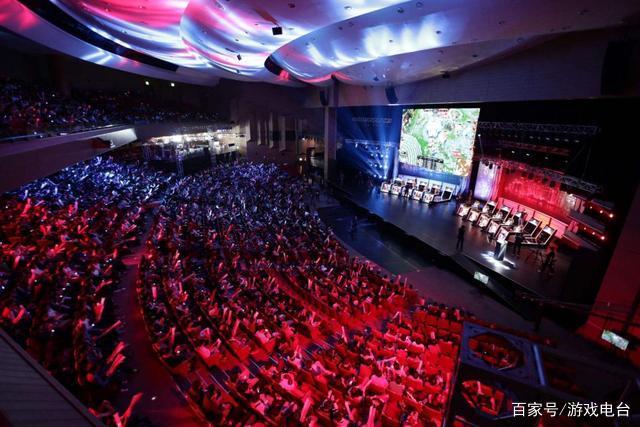 通过体育与 通过体育与