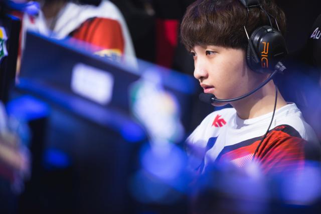 他多次利用 他多次利用